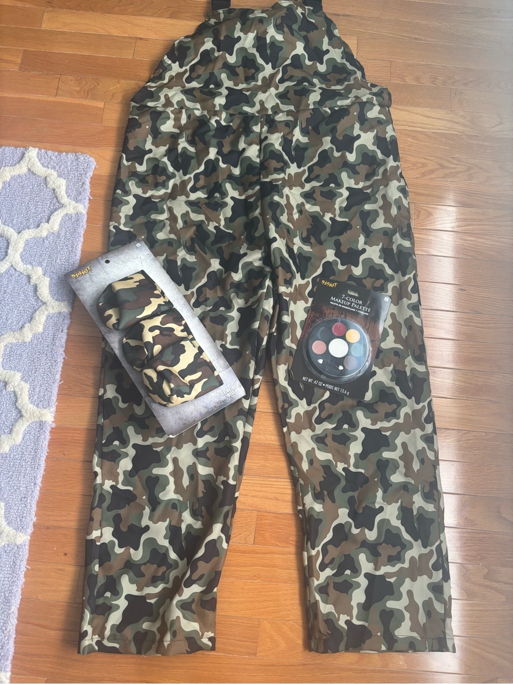 Halloween or frat costume 
Like new
Size large